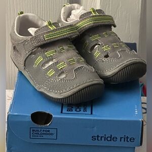 NIB Stride Rite Gray Suede Shoes size 6.5M